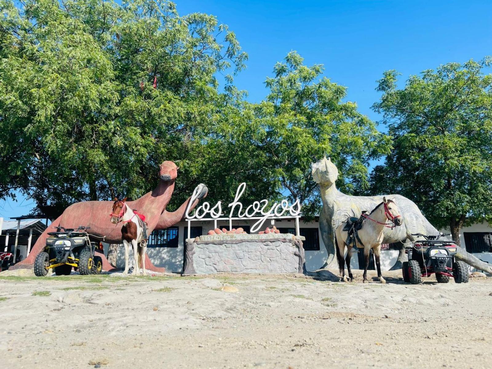Estadero Los Hoyos Villavieja Buitenkant foto